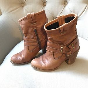 Slouchy Aldo leather ankle boots